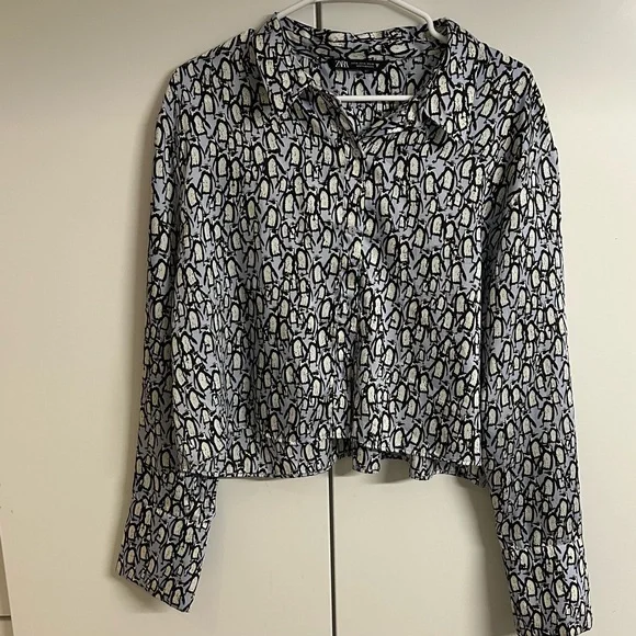 Zara Cropped Blue Penguin Print Button Down Shirt.  Size XL - Picture 3 of 5